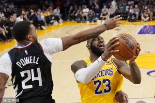 像是在给自 像是在给自