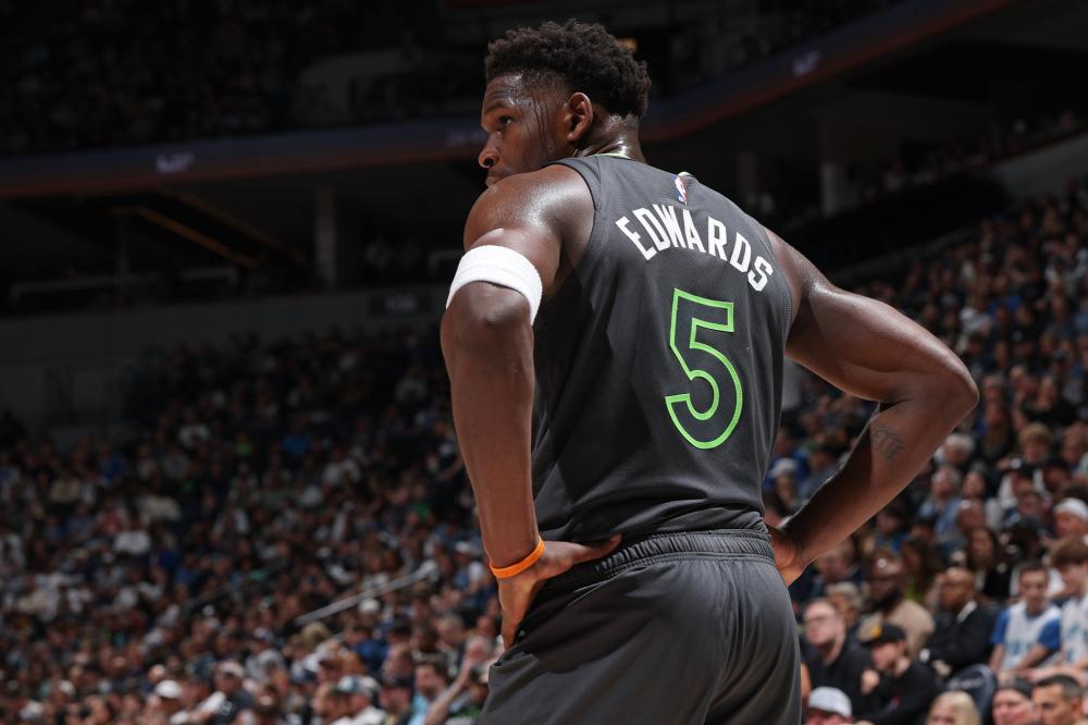 备受球迷与 备受球迷与