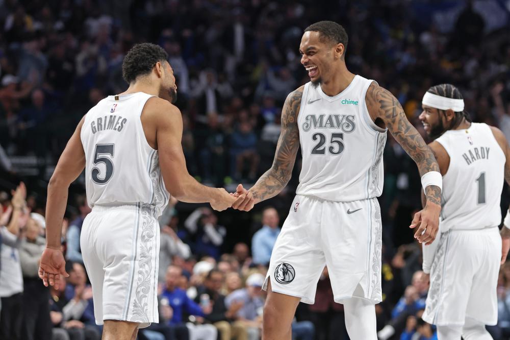 年轻中场阿 年轻中场阿