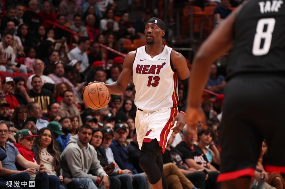 比赛全程由 比赛全程由